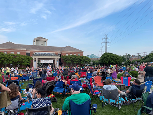 Herndon Friday Night Live held on the Town Green.